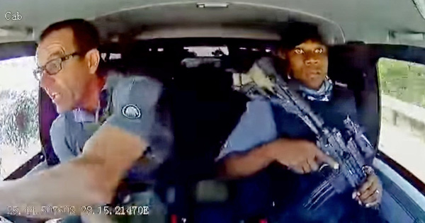 3 phút bên trong Toyota Land Cruiser chở tiền bị bắn - Kịch tính như phim hành động